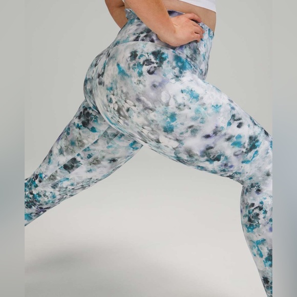 Lululemon Align Pant 25”
Kaleidofloral Multi - Picture 4 of 8